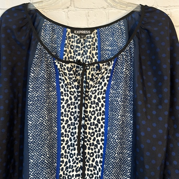 Express light and airy dolman sleeve popover blouse - Picture 2 of 6